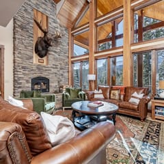 Moose Creek | Ski-In/Out + Hot Tub